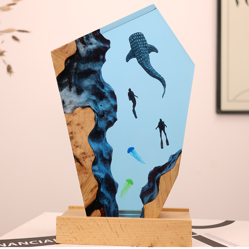 Resin Art Anniversary Gift - Żywiczna Ozdoba na Biurko: Wieloryb, Nurkujący,