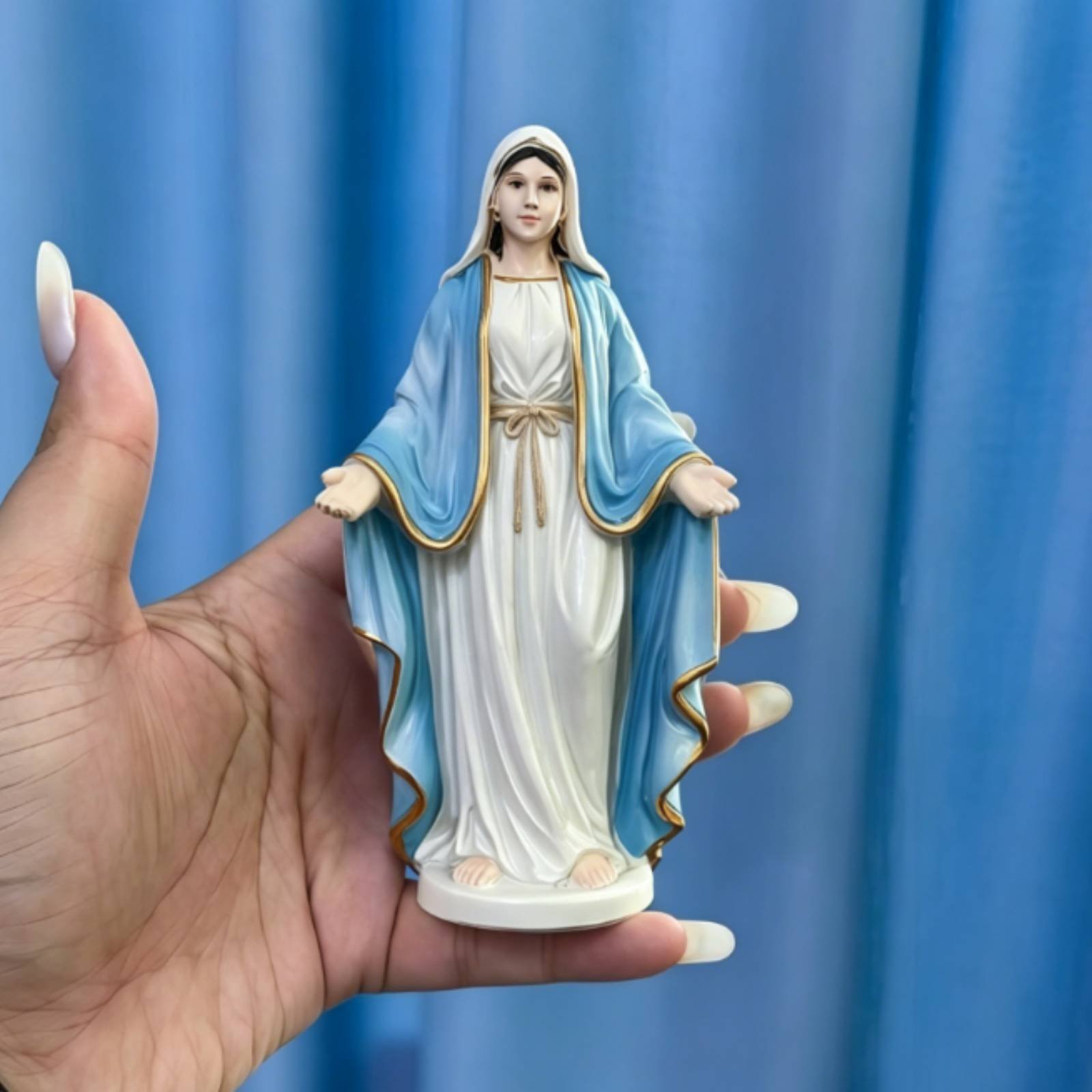 Resin Art And Design - Statuetka żeńska z żywicy, edycja specjalna,